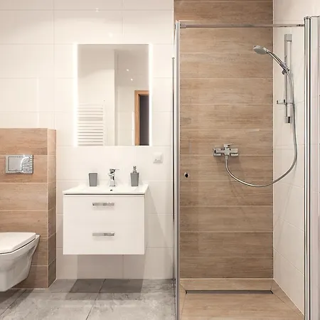 W Bizancjum 9 Parking Free 24h 克沃兹科